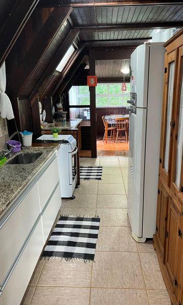 Casa à venda com 4 quartos, 1 suíte, 4 vagas e 225m² no Mury, Nova Friburgo (RJ) — foto 18 de 30