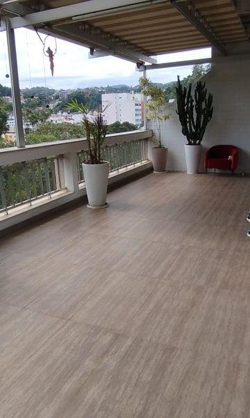 Cobertura à venda com 4 quartos, 4 banheiros, 2 vagas e 250m² no Centro, Nova Friburgo — foto principal