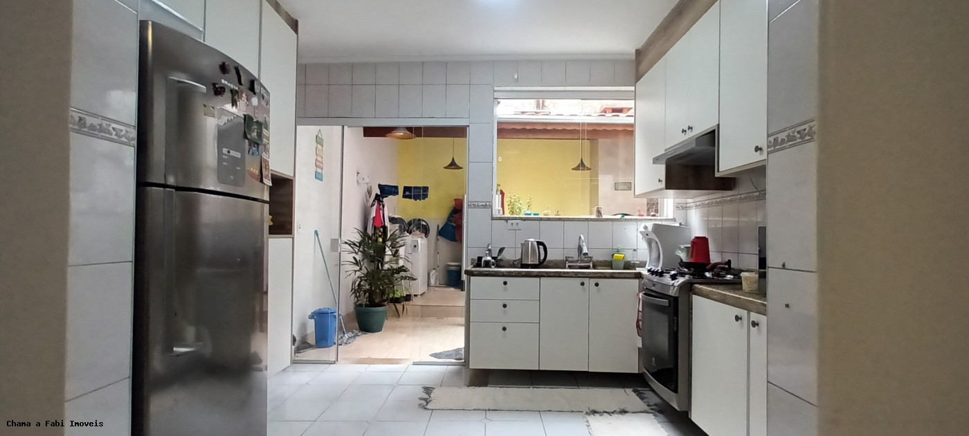 Casa à venda com 3 quartos, 3 banheiros, 2 vagas e 174m² no Parque dos Bancários, São Paulo (SP) — foto 8 de 30