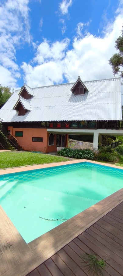 Casa à venda com 4 quartos, 3 banheiros, 4 vagas e 225m² no Mury, Nova Friburgo — foto principal
