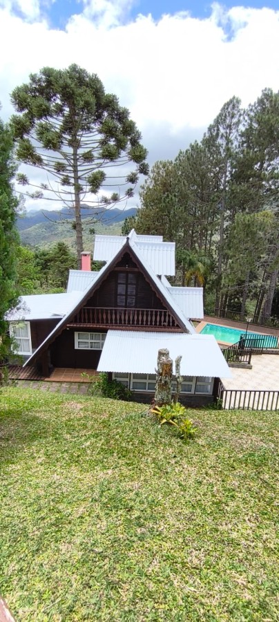 Casa à venda com 4 quartos, 1 suíte, 4 vagas e 225m² no Mury, Nova Friburgo (RJ) — foto 2 de 30