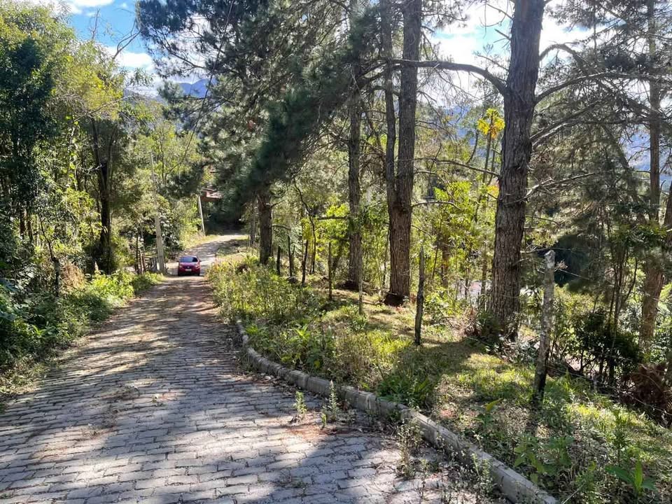 Terreno à venda com 870m² de terreno no Cascatinha, Nova Friburgo (RJ) — foto 4 de 16