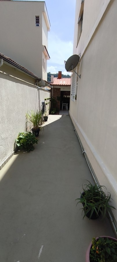 Casa à venda com 3 quartos, 2 banheiros, 2 vagas e 92m² no Perissê, Nova Friburgo (RJ) — foto 2 de 21