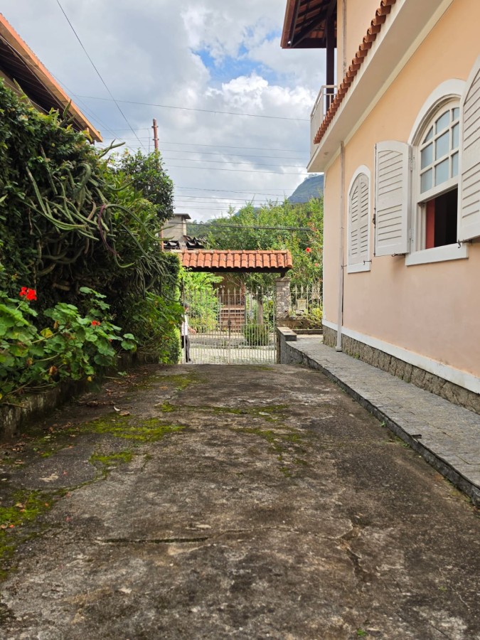Casa à venda com 4 quartos, 1 suíte, 5 vagas e 200m² no Nova Friburgo (RJ) — foto 5 de 30