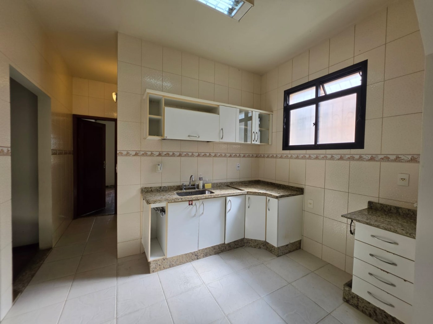 Casa à venda com 4 quartos, 1 suíte, 5 vagas e 200m² no Nova Friburgo (RJ) — foto 9 de 30