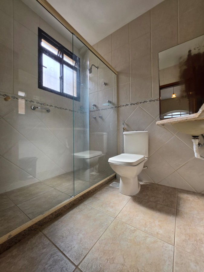 Casa à venda com 4 quartos, 1 suíte, 5 vagas e 200m² no Nova Friburgo (RJ) — foto 27 de 30